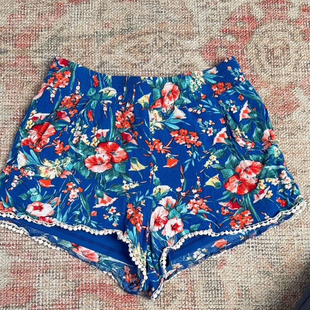 Socialite Blue Floral High Waist Shorts - size small